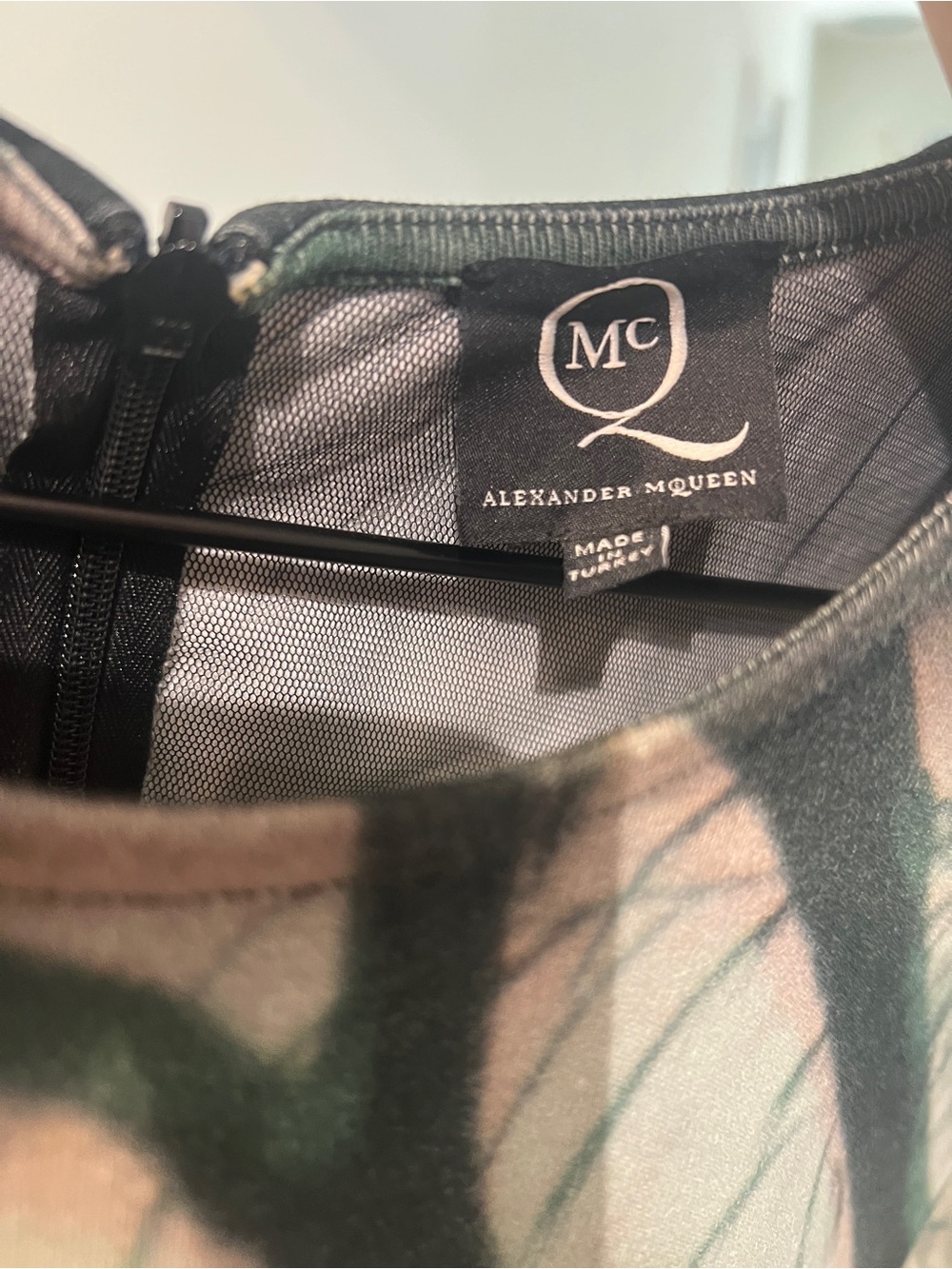 Alexander McQueen Dress size 4 great condition - Picture 2 of 8